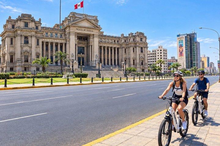 Lima Historic Centre from Miraflores by E bike 25km