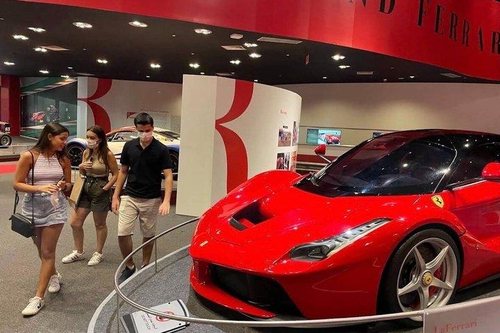 フェラーリ・ワールド・アブダビ チケット（送迎オプション付き）