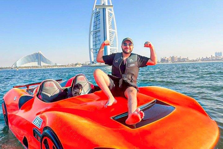 ジェットカー体験でブルジュ・アル・アラブの景色を楽しみながら波に乗ろう