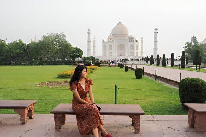 Agra: Biglietto d'ingresso al Taj Mahal con Guida e Opzioni Tuk-Tuk