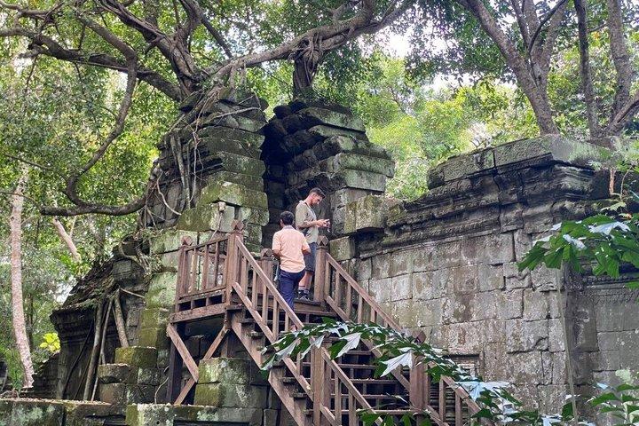 Siem Reap: Beng Mealea & Banteay Srei Private Temple Tour