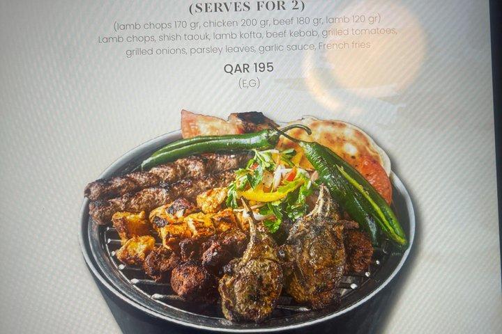 ソーク・ワキフでの伝統的なアラビア料理ツアーとドーハのスカイラインビュー