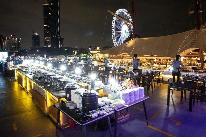 Cena en crucero del carnaval de Loy Krathong en Bangkok con cerveza ilimitada