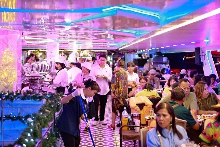 バンコク ロイクラトンカーニバル ディナークルーズ（フリーフロービール付き）