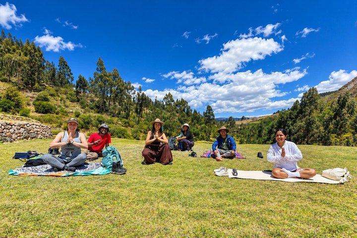 Andinsk upplevelse i Inkiltambo: vandring, yoga och Pachamama