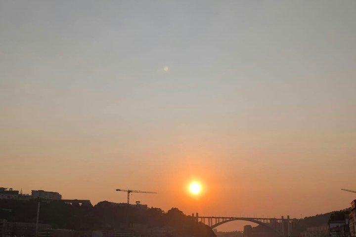 ポルトの夕日と日中のヨットクルーズ - 7つの橋とポートワイン