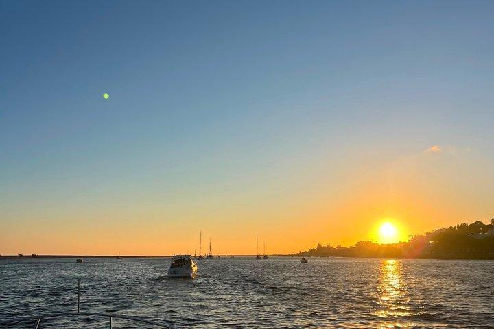 ポルトの夕日と日中のヨットクルーズ - 7つの橋とポートワイン