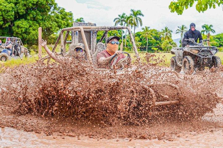 Abenteuerliche Buggy-Tour mit Schokolade, Strand, Cenote und Mamajuana