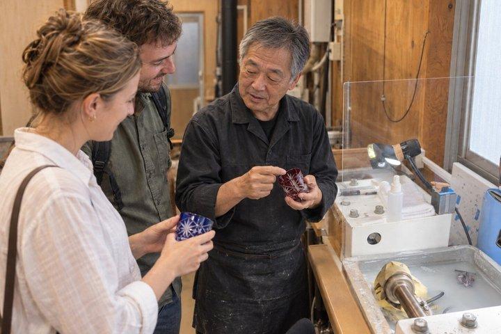 東京浅草：職人と一緒に江戸切子グラスをカットしよう