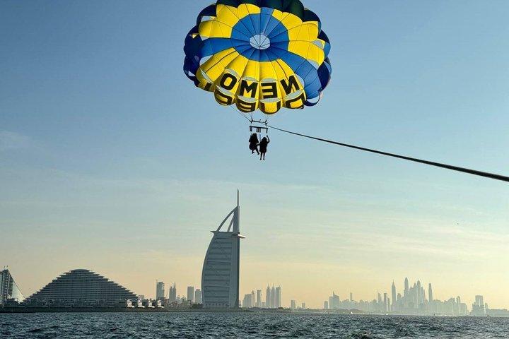 Parasailen in Dubai - Uitzicht op Burj Al Arab