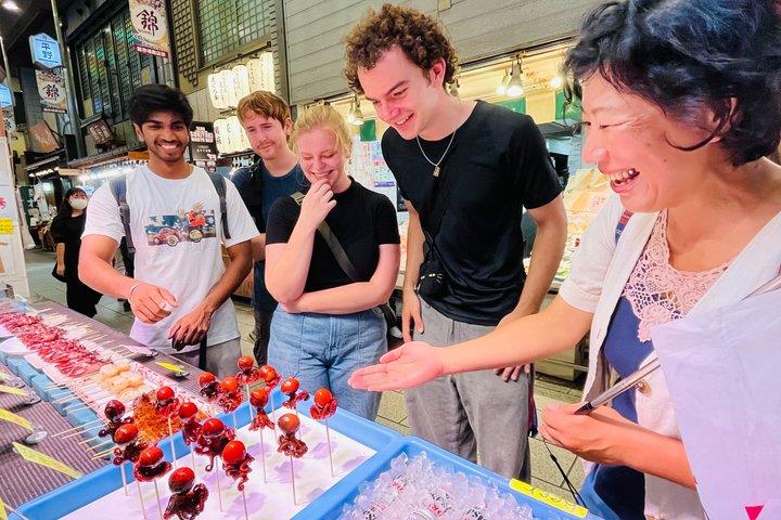 京都:地元ガイドと巡る錦市場と隠れた名所