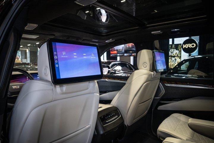 ブカレスト発、ペレシュ、ドラキュラ城、ブラショウの豪華プライベートツアー