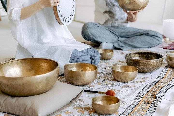 バンコクでのシンギングボウル音響ヒーリングセラピーセッション