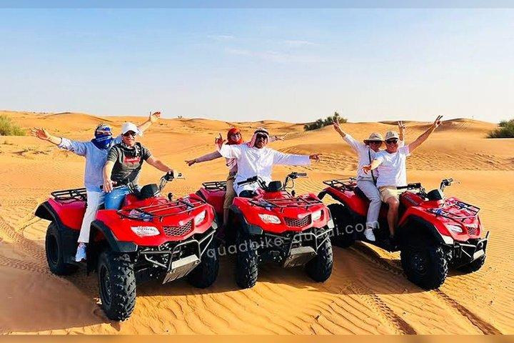 ホテル送迎付きドバイ砂漠ATVクアッドバイクアドベンチャー
