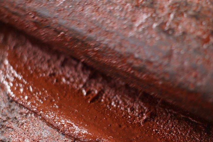 アンティグア・グアテマラ近郊のマヤの村における古代のチョコレート作り