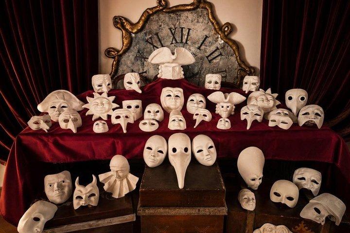 Venice Carnival Mask Decoration Course in Palace