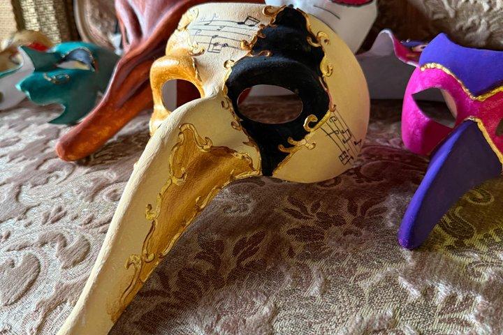 Venice Carnival Mask Decoration Course in Palace