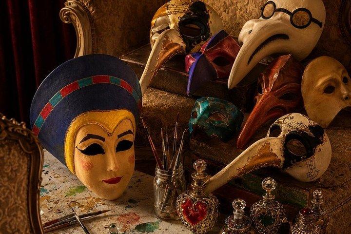 Venice Carnival Mask Decoration Course in Palace