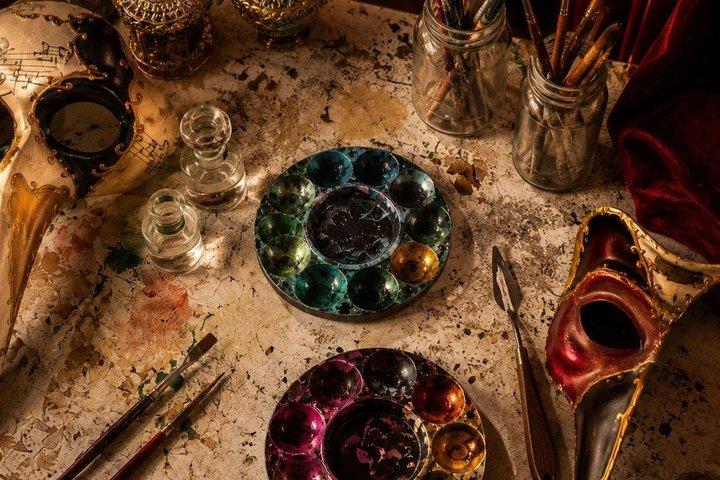 Venice Carnival Mask Decoration Course in Palace