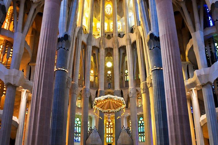 バルセロナ サグラダ・ファミリア 入場チケット付きオーディオガイド