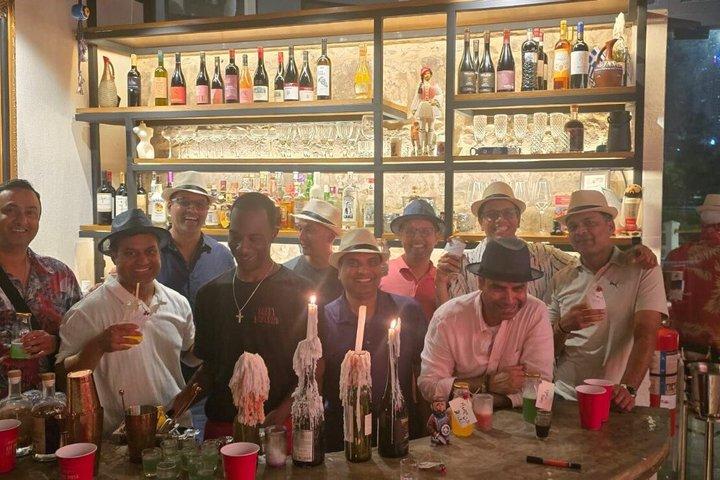 Clase de cócteles en Casco Viejo, Ciudad de Panamá con bebidas