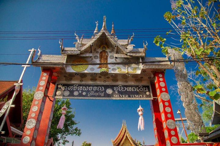 チェンマイ・ランナー文化遺産半日ツアー（地元乗り物3種付き）