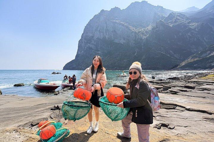 西帰浦と城邑の済州ユネスコ聖山と海女ショーより