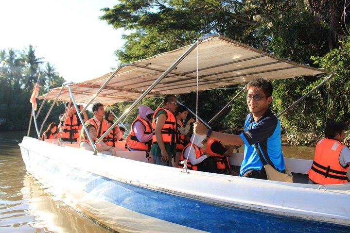 Kawa Kawa River Safari: Proboscis Monkeys, Sunset & Fireflies