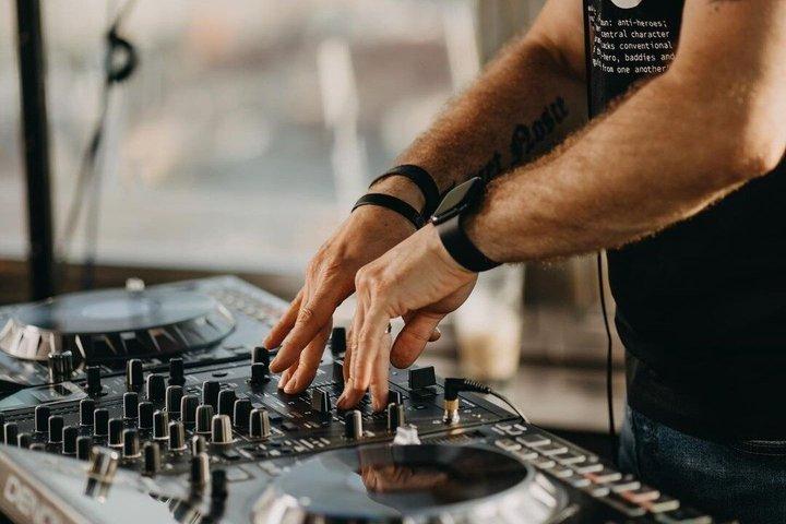 エレクトロニックミュージック体験 リスボンでDJを学ぶ