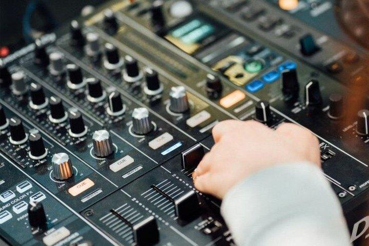 Expérience de musique électronique Apprenez le DJing à Lisbonne