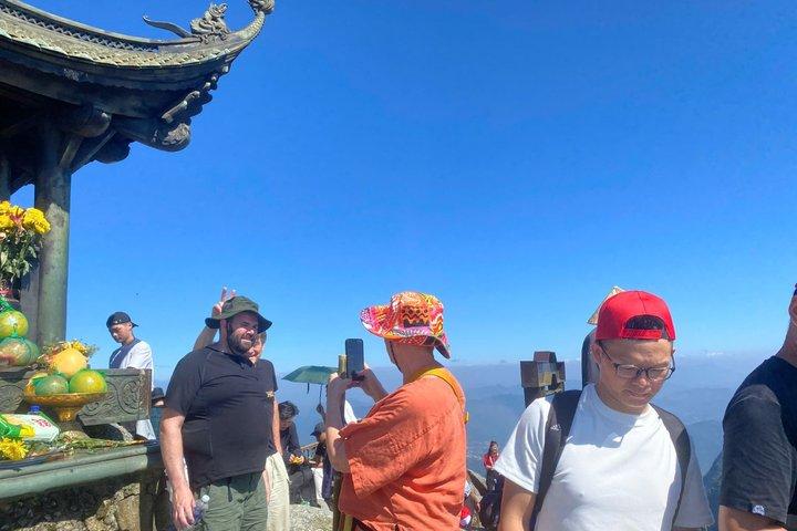ハノイ：プライベート旅行イエンツーマウンテンスピリチュアル＆シーニックジャーニー