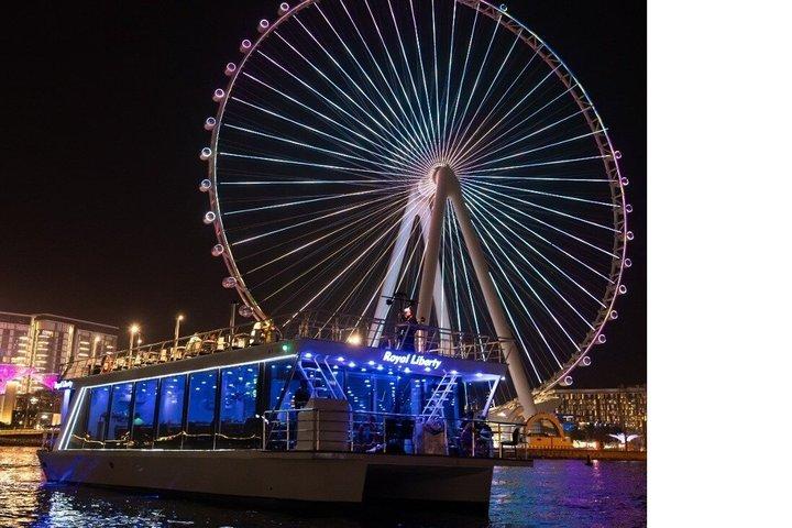Cena in crociera serale al Royal Liberty Floating Restaurant