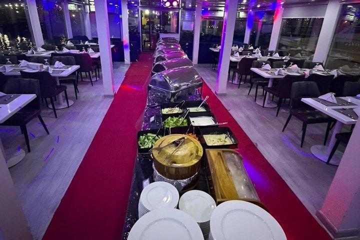 ロイヤル・リバティ・フローティング・レストランでの夕食クルーズ