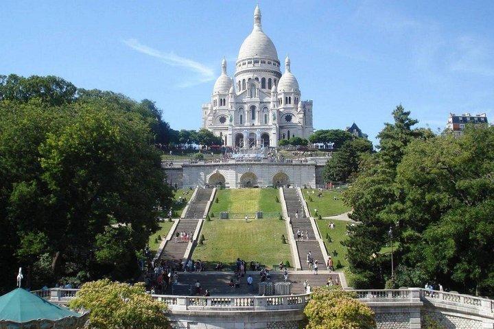 パリ モンマルトル プライベートウォーキングツアーとサクレ・クール寺院