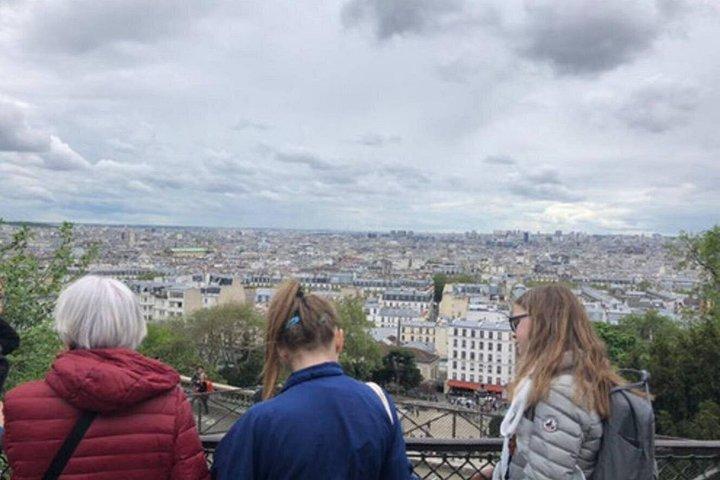パリ モンマルトル プライベートウォーキングツアーとサクレ・クール寺院