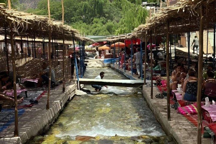 マラケシュからウーリカ渓谷への日帰り旅行ウーリカ渓谷への日帰り旅行