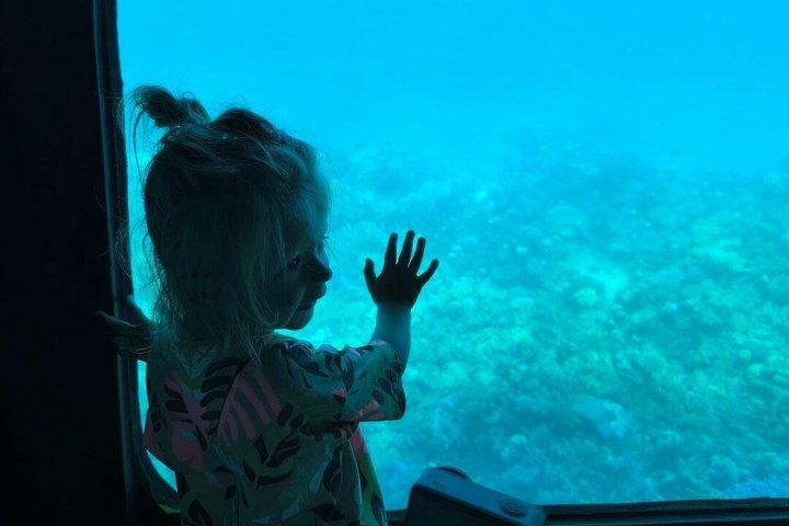 ハルガダでの水中アドベンチャー シースコープ半潜水艇ツアー