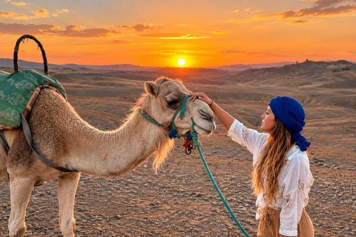 Agafay Desert Quad, Camel Ride & Dinner Show vanuit Marrakech