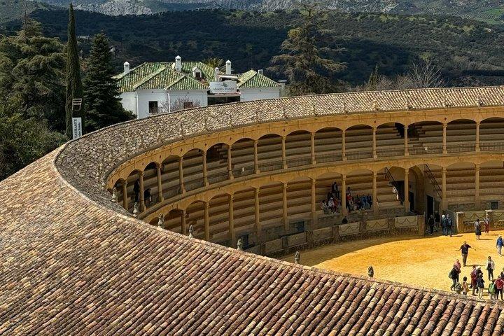 コスタ・デル・ソルからロンダとセテニルへの日帰り旅行