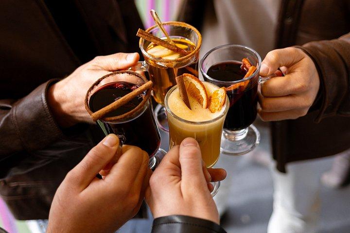 ブダペスト：ドナウ川での飲み放題のホットワインクルーズ