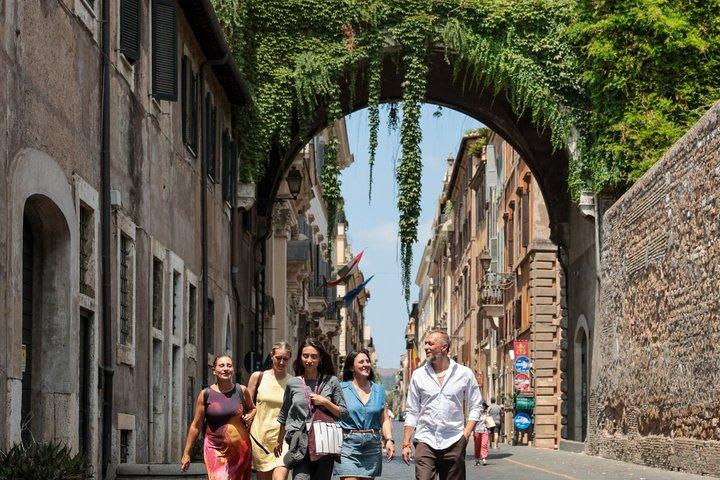 ローマのゴースト、秘密の物語、ダークな歴史ツアーと美味しい軽食