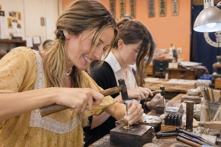 東京・浅草：職人と一緒に自分だけの簪（かんざし）を作る