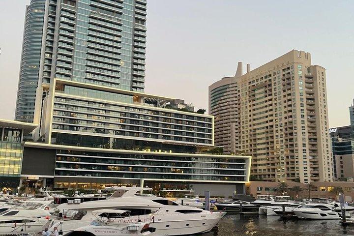 ラグジュアリー・マリーナ・ディナークルーズ – 2時間（シンデレラクルーズ）