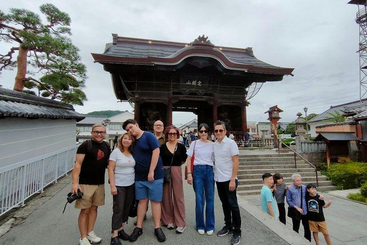 Zenkoji and Hokusai Art Obuse Tour from Nagano