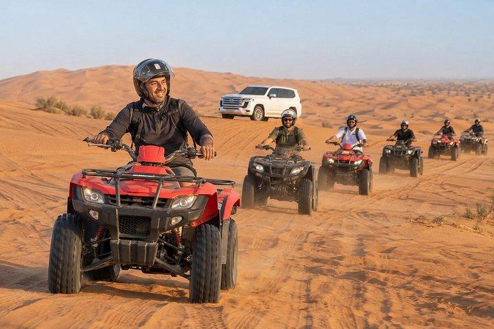 ホテル送迎付きドバイ砂漠ATVクアッドバイクアドベンチャー