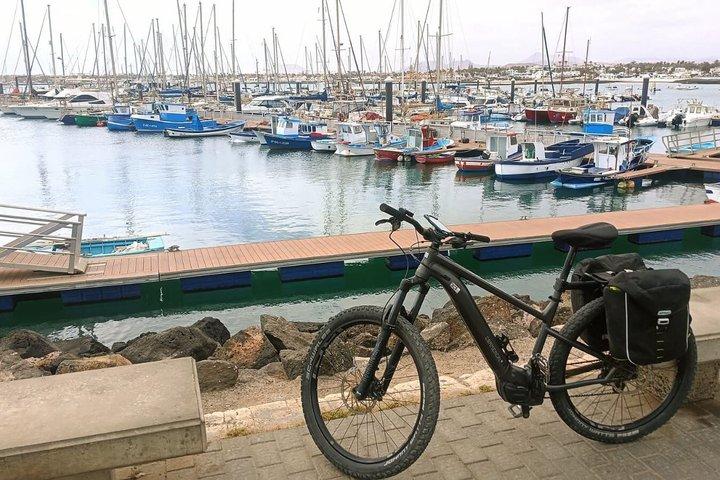 フエルテベントゥーラ Eバイクアドベンチャーとワイン＆タパステイスティング