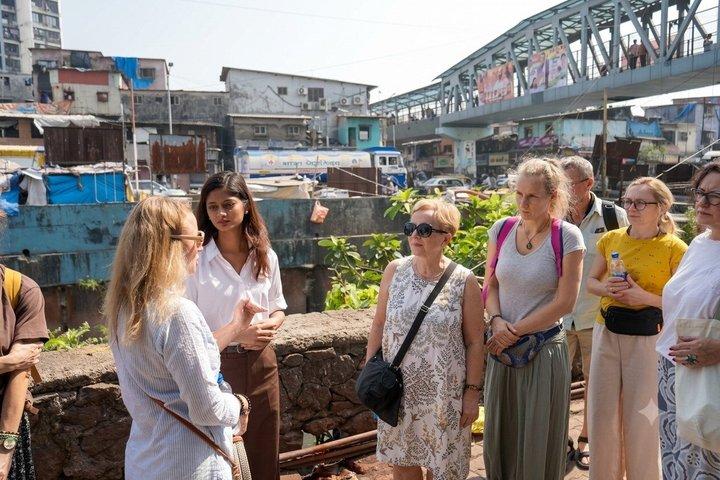 Tour del quartiere dormitorio educativo di Dharavi con opzione Dhobighat