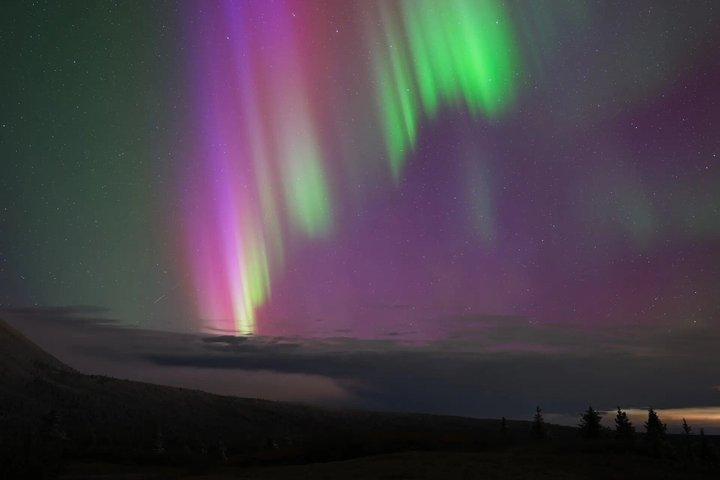 マイアとのフェアバンクスでの写真付きオーロラツアー