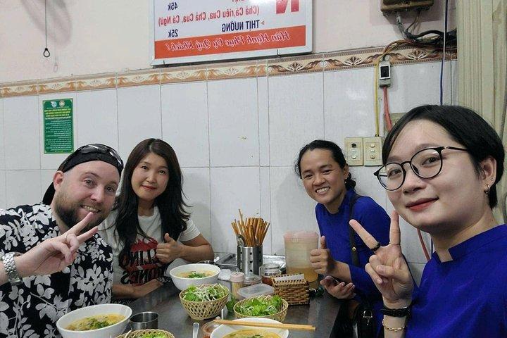 ダナン個人向けバイクでの食事と観光ツアー