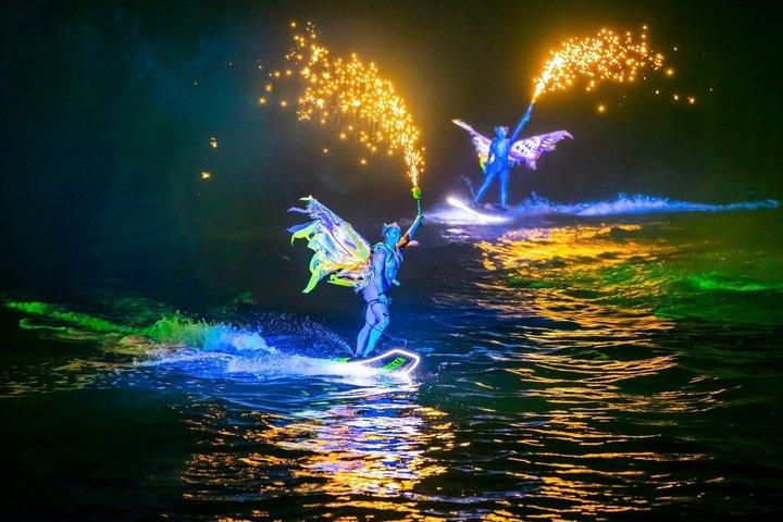 フーコック島：シーシンフォニー＆キス・オブ・ザ・シーショーでの夕食